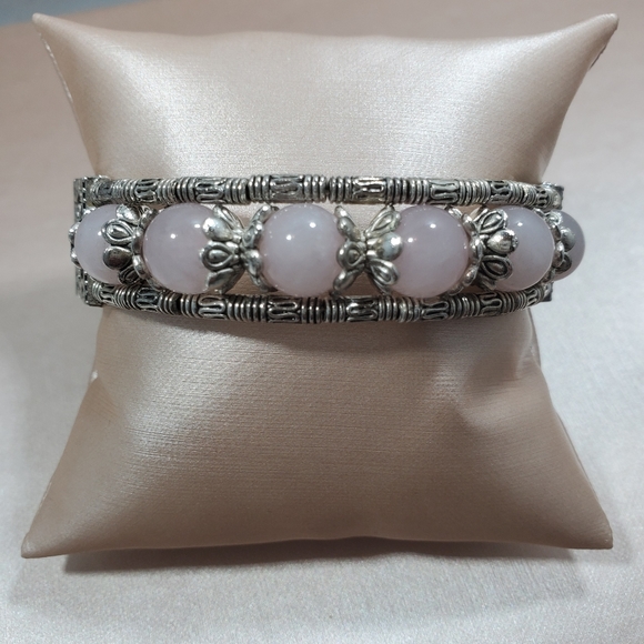 Nwot Rose Quartz silver bangle bracelet